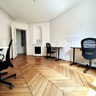 Bureau privé 17 m² 3 postes Location bureau Rue Buffault Paris 75009 - photo 2